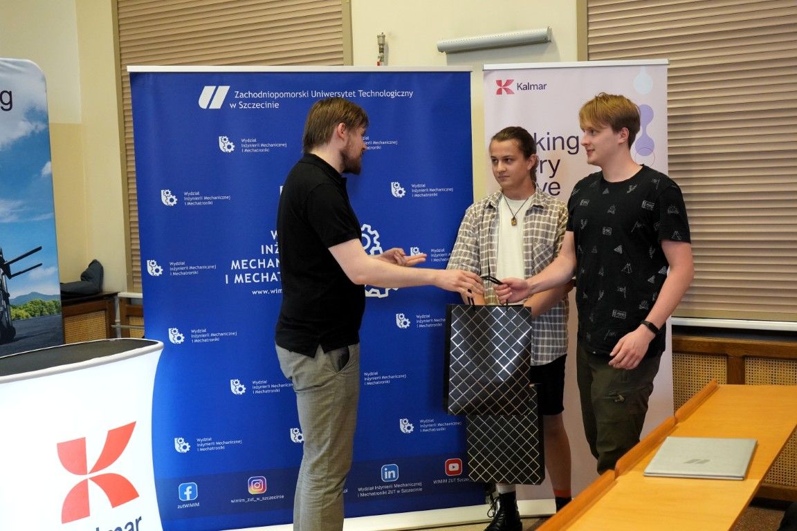12. Nagrody dla zwycięskich osób.