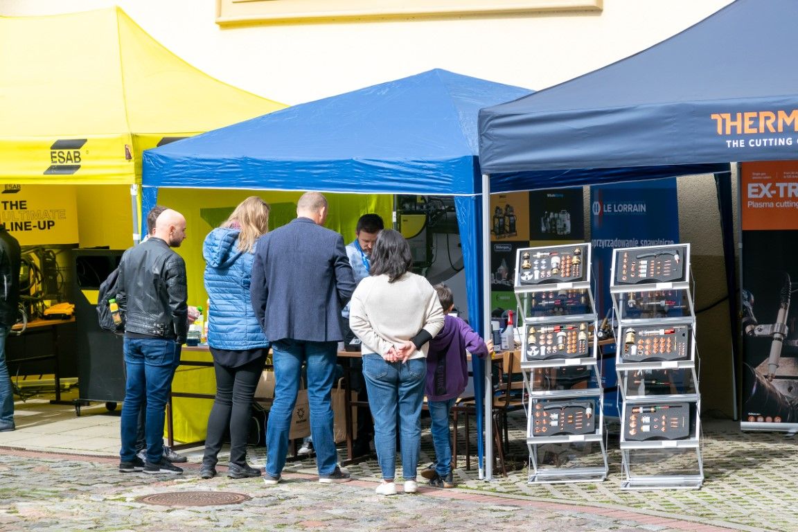 4. Stanowiska wystawiennicze uczestników seminarium.