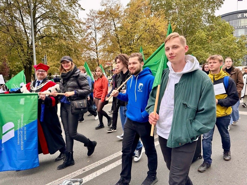 01. Trzecia edycja Spacerku na Uniwerek.