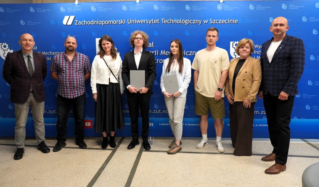 11. Zdjęcie grupowe.